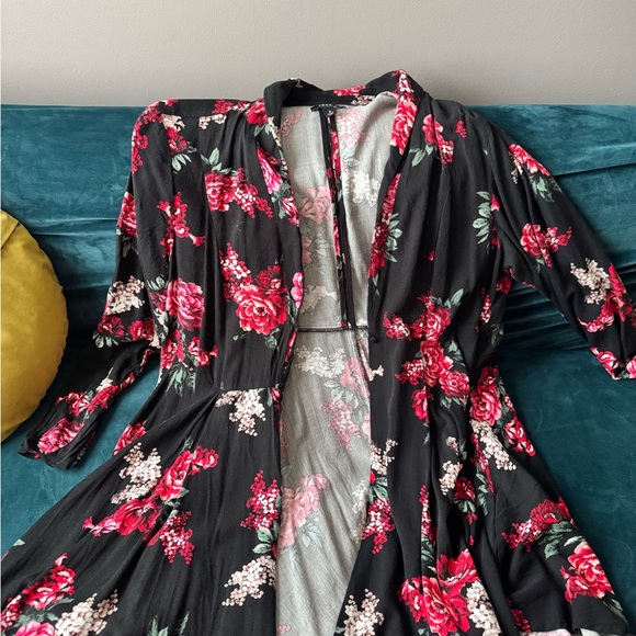 Torrid black & red trench coat. Torrid size 2 - Picture 2 of 2